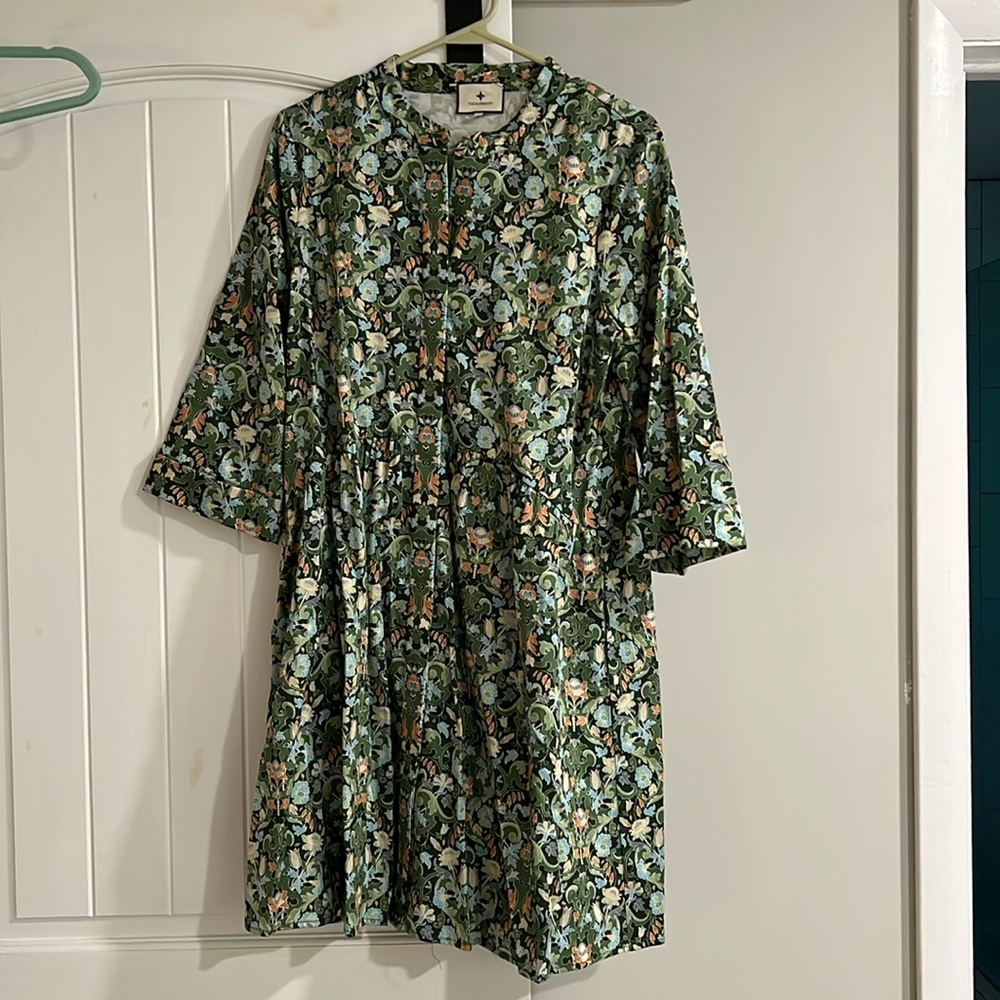 EUC Tuckernuck dress size medium